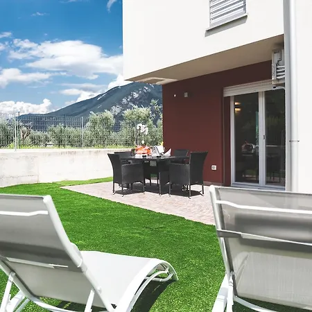 Campagnola Piano Terra Con Giardino Privato 公寓 加尔达湖滨